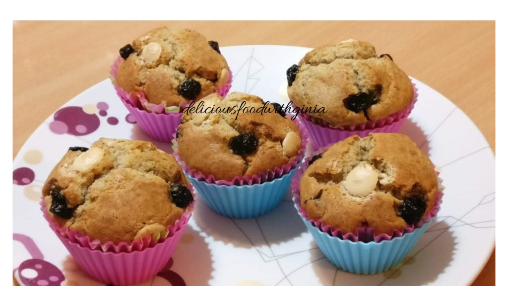Blueberry White chocolate muffins